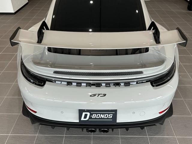 ９１１ ９１１ＧＴ３　カーボンルーフ・ＯＰカラークレヨン・クロノパッケージ・フロントリフトシステム・ライトデザインパッケージ・エクスクルーシブデザインテールライト・シートヒーター・レーシングイエローシートベルト・カープレイ（47枚目）