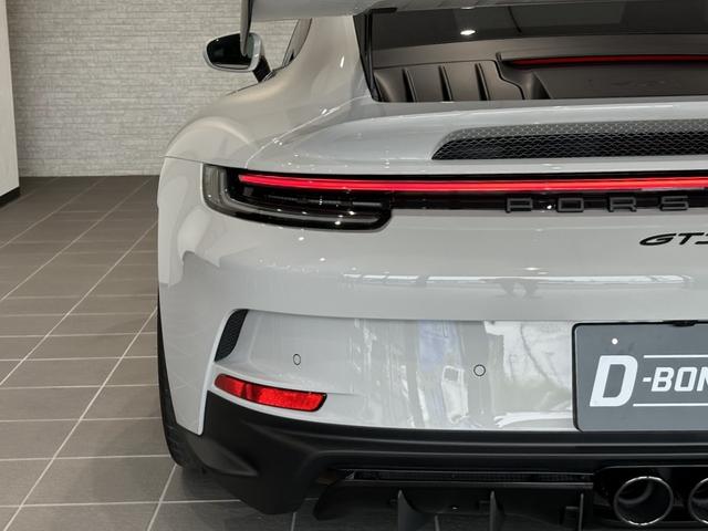 ９１１ ９１１ＧＴ３　カーボンルーフ・ＯＰカラークレヨン・クロノパッケージ・フロントリフトシステム・ライトデザインパッケージ・エクスクルーシブデザインテールライト・シートヒーター・レーシングイエローシートベルト・カープレイ（48枚目）