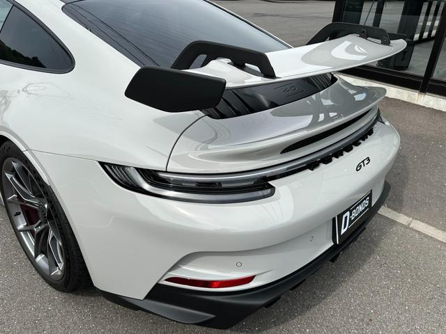 ９１１ ９１１ＧＴ３　カーボンルーフ・ＯＰカラークレヨン・クロノパッケージ・フロントリフトシステム・ライトデザインパッケージ・エクスクルーシブデザインテールライト・シートヒーター・レーシングイエローシートベルト・カープレイ（52枚目）