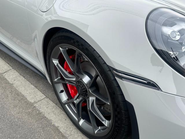 ９１１ ９１１ＧＴ３　カーボンルーフ・ＯＰカラークレヨン・クロノパッケージ・フロントリフトシステム・ライトデザインパッケージ・エクスクルーシブデザインテールライト・シートヒーター・レーシングイエローシートベルト・カープレイ（63枚目）