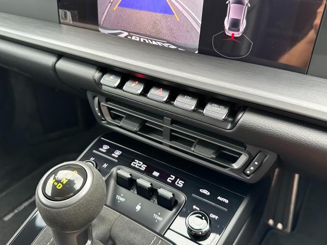 ９１１ ９１１ＧＴ３　カーボンルーフ・ＯＰカラークレヨン・クロノパッケージ・フロントリフトシステム・ライトデザインパッケージ・エクスクルーシブデザインテールライト・シートヒーター・レーシングイエローシートベルト・カープレイ（66枚目）