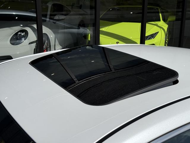 クラウンクロスオーバー ＲＳアドバンスド　モデリスタエアロ・サンルーフ・パノラミックビューモニタ・自動駐車・前後ドラレコ・ドライバーサポートパッケージ２・デジタルインナーミラー・ボディコーティング施工済み・新車保証令和１０年３月まで有り・禁煙（4枚目）