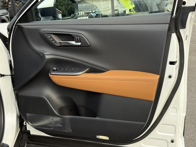 クラウンクロスオーバー ＲＳアドバンスド　モデリスタエアロ・サンルーフ・パノラミックビューモニタ・自動駐車・前後ドラレコ・ドライバーサポートパッケージ２・デジタルインナーミラー・ボディコーティング施工済み・新車保証令和１０年３月まで有り・禁煙（68枚目）
