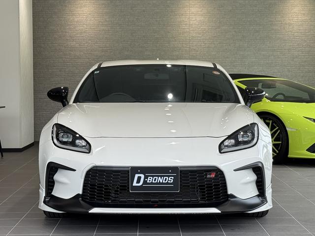ＧＲ８６ ＳＺ　６ＭＴ・ＧＲエアロ・ＧＲマフラー・ｂｒｅｍｂｏキャリパー・９インチ大型ナビ・地デジ・バックカメラ・ドライブレコーダー・新車保証令和１１年５月まで有り・禁煙車（17枚目）