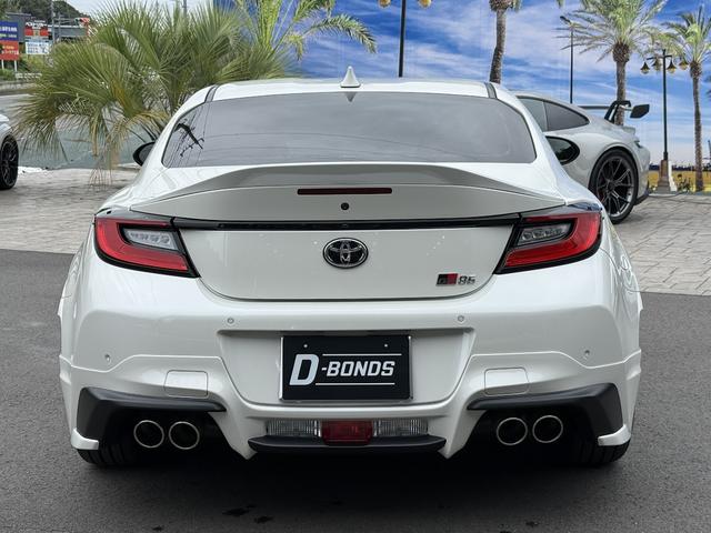 ＧＲ８６ ＳＺ　６ＭＴ・ＧＲエアロ・ＧＲマフラー・ｂｒｅｍｂｏキャリパー・９インチ大型ナビ・地デジ・バックカメラ・ドライブレコーダー・新車保証令和１１年５月まで有り・禁煙車（25枚目）