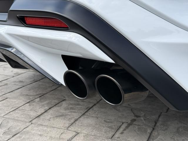 RX RX500h Fスポーツパフォーマンス TRDエアロ・TRDマフラー・パノラマルーフ・オレンジキャリパー・オプションダークメタリックホイール・F SPORTエアロダイナミクスパッケージ・寒冷地仕様・車検2年有り・ワンオーナー・禁煙車(7枚目)