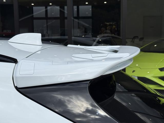 RX RX500h Fスポーツパフォーマンス TRDエアロ・TRDマフラー・パノラマルーフ・オレンジキャリパー・オプションダークメタリックホイール・F SPORTエアロダイナミクスパッケージ・寒冷地仕様・車検2年有り・ワンオーナー・禁煙車(10枚目)