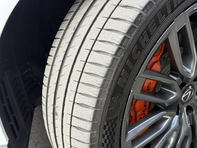 RX RX500h Fスポーツパフォーマンス TRDエアロ・TRDマフラー・パノラマルーフ・オレンジキャリパー・オプションダークメタリックホイール・F SPORTエアロダイナミクスパッケージ・寒冷地仕様・車検2年有り・ワンオーナー・禁煙車(39枚目)