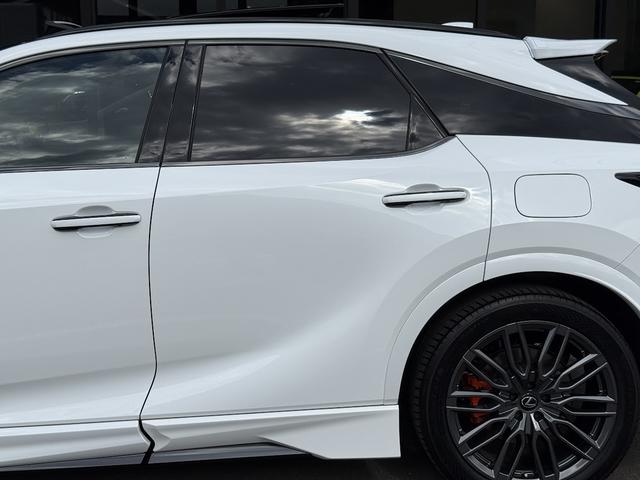 RX RX500h Fスポーツパフォーマンス TRDエアロ・TRDマフラー・パノラマルーフ・オレンジキャリパー・オプションダークメタリックホイール・F SPORTエアロダイナミクスパッケージ・寒冷地仕様・車検2年有り・ワンオーナー・禁煙車(68枚目)