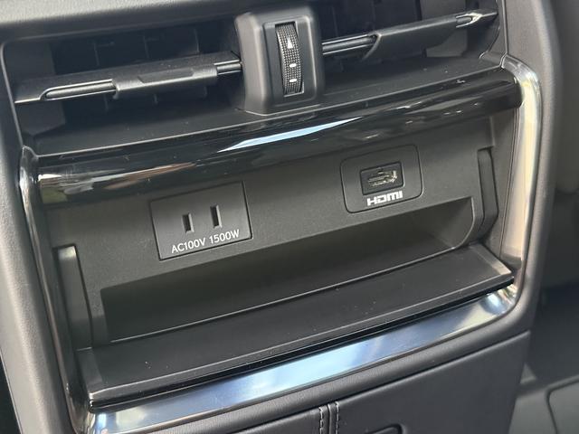 ヴェルファイアハイブリッド エグゼクティブラウンジ 4WD・モデリスタエアロ・ユニバーサルステップ・14インチ後席フリップダウンモニター・HDMI入力端子・JBLプレミアムサウンド・寒冷地仕様・新車保証令和11年1月まで有り・禁煙車(7枚目)