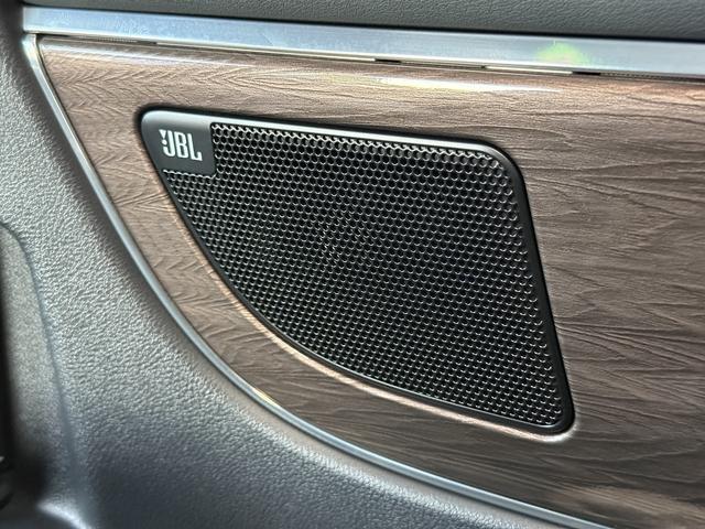 ヴェルファイアハイブリッド エグゼクティブラウンジ 4WD・モデリスタエアロ・ユニバーサルステップ・14インチ後席フリップダウンモニター・HDMI入力端子・JBLプレミアムサウンド・寒冷地仕様・新車保証令和11年1月まで有り・禁煙車(8枚目)