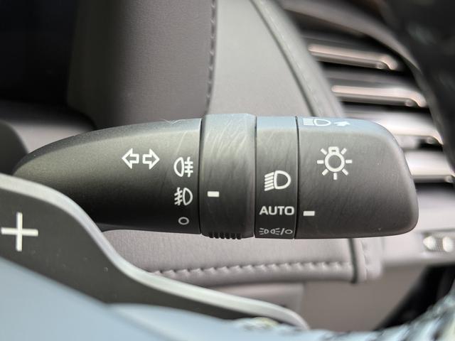 ヴェルファイアハイブリッド エグゼクティブラウンジ 4WD・モデリスタエアロ・ユニバーサルステップ・14インチ後席フリップダウンモニター・HDMI入力端子・JBLプレミアムサウンド・寒冷地仕様・新車保証令和11年1月まで有り・禁煙車(12枚目)