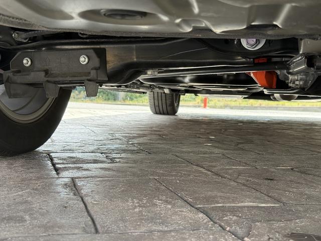 ヴェルファイアハイブリッド エグゼクティブラウンジ 4WD・モデリスタエアロ・ユニバーサルステップ・14インチ後席フリップダウンモニター・HDMI入力端子・JBLプレミアムサウンド・寒冷地仕様・新車保証令和11年1月まで有り・禁煙車(13枚目)