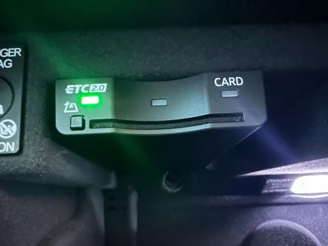 Ａ６アバント ブラックスタイルプラス　限定７０台・専用アルミホイール・Ｓ　ｌｉｎｅ　パッケージ・ブラックＡｕｄｉ　ｒｉｎｇｓ　＆ブラックスタイリングパッケージ・マルチカラーアンビエントライト・レッドコントラストステッチ・禁煙車（41枚目）