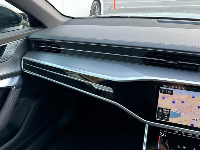 Ａ６アバント ブラックスタイルプラス　限定７０台・専用アルミホイール・Ｓ　ｌｉｎｅ　パッケージ・ブラックＡｕｄｉ　ｒｉｎｇｓ　＆ブラックスタイリングパッケージ・マルチカラーアンビエントライト・レッドコントラストステッチ・禁煙車（54枚目）