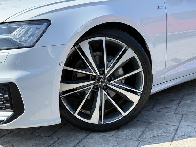 Ａ６アバント ブラックスタイルプラス　限定７０台・専用アルミホイール・Ｓ　ｌｉｎｅ　パッケージ・ブラックＡｕｄｉ　ｒｉｎｇｓ　＆ブラックスタイリングパッケージ・マルチカラーアンビエントライト・レッドコントラストステッチ・禁煙車（62枚目）