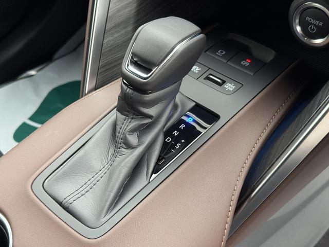 ハリアーハイブリッド G モデリスタエアロ・パノラミックビューモニター・モデリスタシグネチャーイルミ・TVキャンセラー・車検令和10年7月まで有り・新車保証令和12年7月まで有り・ワンオーナー・禁煙車(42枚目)