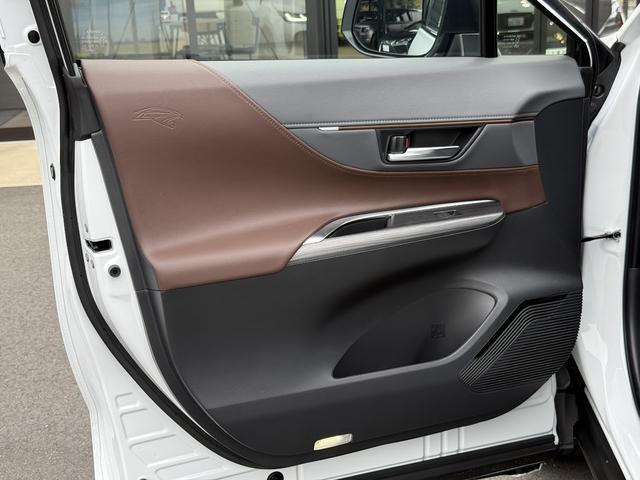 ハリアーハイブリッド G モデリスタエアロ・パノラミックビューモニター・モデリスタシグネチャーイルミ・TVキャンセラー・車検令和10年7月まで有り・新車保証令和12年7月まで有り・ワンオーナー・禁煙車(71枚目)