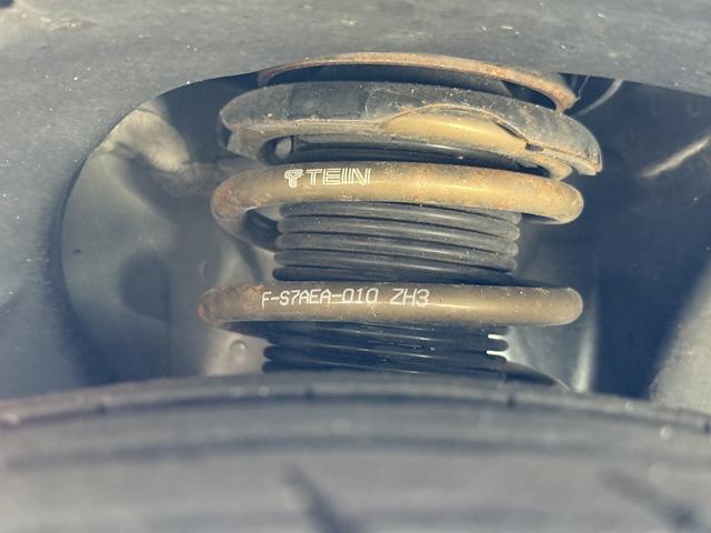 ＧＲ８６ ＲＺ　６ＭＴ・ＧＲエアロ・空力パッケージ・スリーキャッツマフラー・純正ＧＲマフラー有り・ＴＥＩＮダウンサス・純正コイルスプリング有り・ワイドトレッドスペーサー・バックカメラ・９インチナビＴＶ・禁煙車（10枚目）