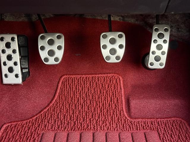 ＧＲ８６ ＲＺ　６ＭＴ・ＧＲエアロ・空力パッケージ・スリーキャッツマフラー・純正ＧＲマフラー有り・ＴＥＩＮダウンサス・純正コイルスプリング有り・ワイドトレッドスペーサー・バックカメラ・９インチナビＴＶ・禁煙車（14枚目）