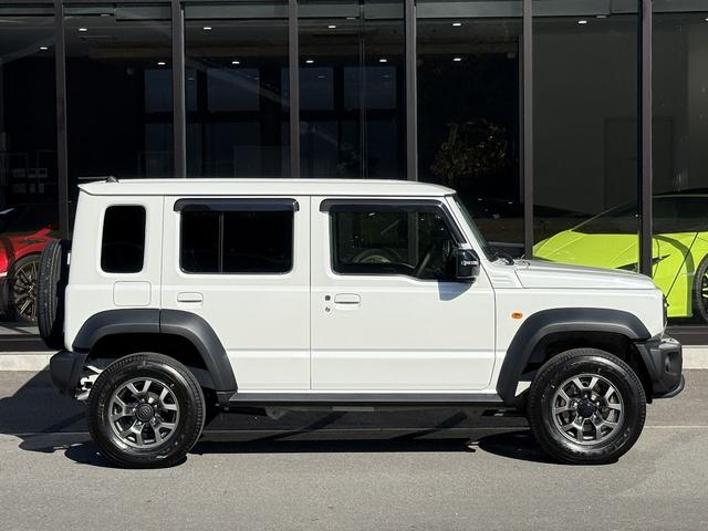 ジムニーノマド ＦＣ　登録済み未使用車・オプション純正ドアバイザー・純正フロアマット・新車保証令和１２年１０月まで有り・禁煙車（3枚目）