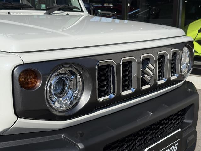 ジムニーノマド ＦＣ　登録済み未使用車・オプション純正ドアバイザー・純正フロアマット・新車保証令和１２年１０月まで有り・禁煙車（5枚目）