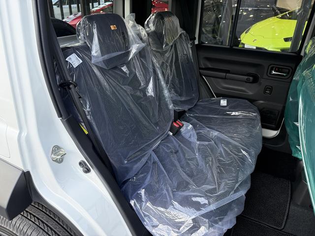 ジムニーノマド ＦＣ　登録済み未使用車・オプション純正ドアバイザー・純正フロアマット・新車保証令和１２年１０月まで有り・禁煙車（16枚目）