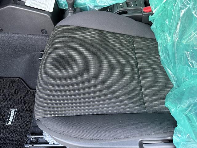 ジムニーノマド ＦＣ　登録済み未使用車・オプション純正ドアバイザー・純正フロアマット・新車保証令和１２年１０月まで有り・禁煙車（24枚目）