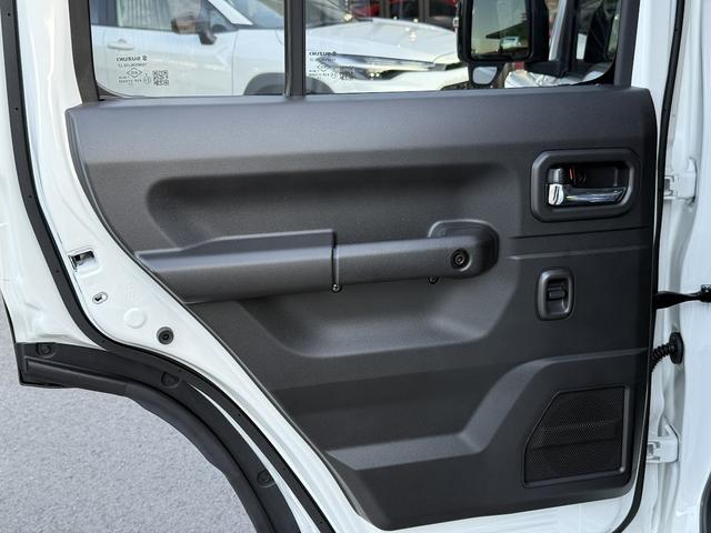 ジムニーノマド ＦＣ　登録済み未使用車・オプション純正ドアバイザー・純正フロアマット・新車保証令和１２年１０月まで有り・禁煙車（66枚目）