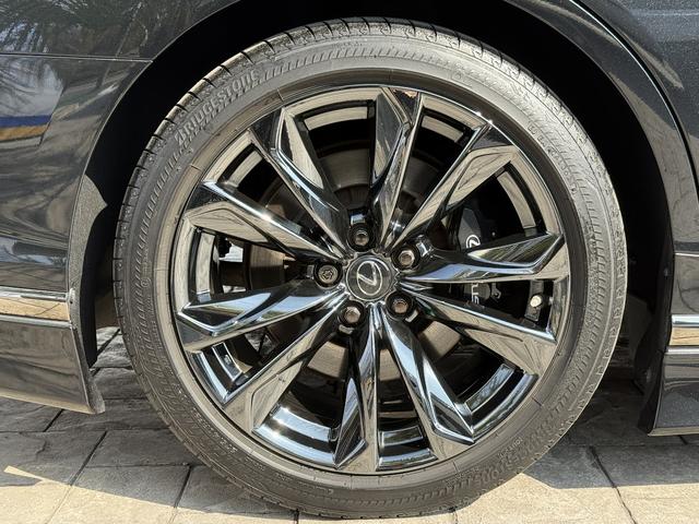 ＬＳ ＬＳ５００ｈ　Ｆスポーツ　４ＷＤ・後期型・ＴＲＤエアロ／マフラー・ムーンルーフ・マークレビンソン・ＡＣ１００Ｖコンセント／１５００Ｗ給電・寒冷地仕様・ドライブレコーダー・禁煙車（68枚目）