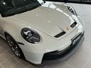 ９１１ＧＴ３　カーボンルーフ・ＯＰカラークレヨン・クロノパッケージ・フロントリフトシステム・ライトデザインパッケージ・エクスクルーシブデザインテールライト・シートヒーター・レーシングイエローシートベルト・カープレイ（31枚目）