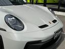 ９１１ＧＴ３　カーボンルーフ・ＯＰカラークレヨン・クロノパッケージ・フロントリフトシステム・ライトデザインパッケージ・エクスクルーシブデザインテールライト・シートヒーター・レーシングイエローシートベルト・カープレイ（34枚目）