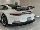 ９１１ＧＴ３　カーボンルーフ・ＯＰカラークレヨン・クロノパッケージ・フロントリフトシステム・ライトデザインパッケージ・エクスクルーシブデザインテールライト・シートヒーター・レーシングイエローシートベルト・カープレイ（45枚目）