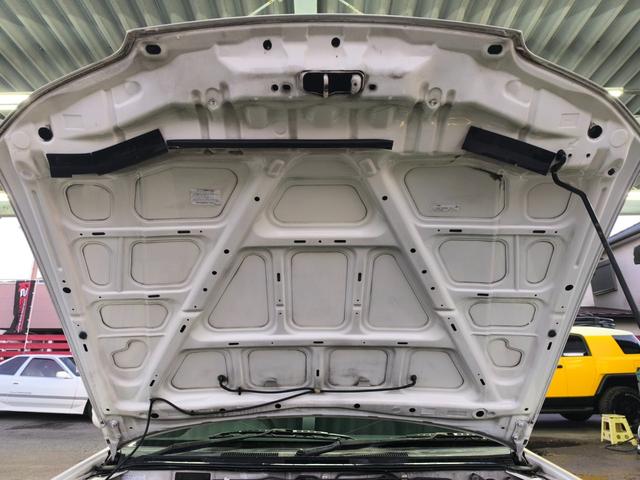 ボンネット裏も綺麗な状態です☆