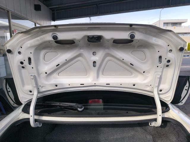 トランクフードもとても綺麗な状態を維持しております☆