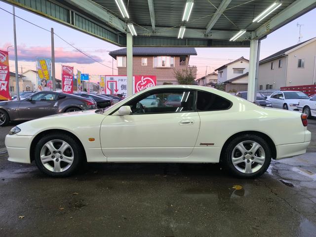 サイドビュー！車のバランスも良いです♪