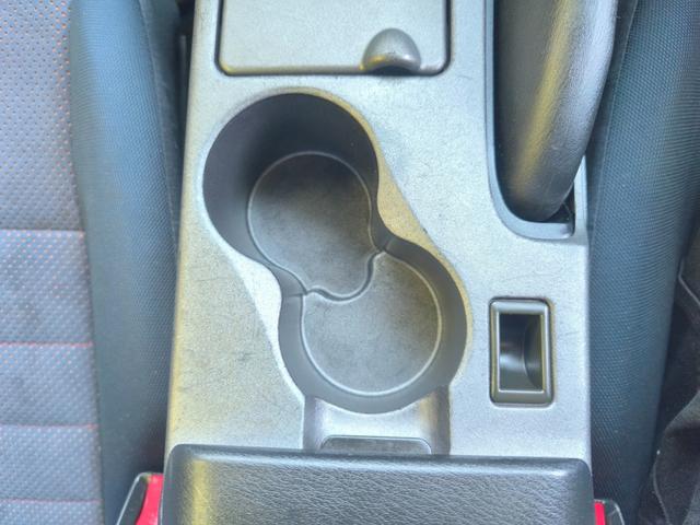 ドリンクホルダーも装備されています☆あると便利ですよね☆