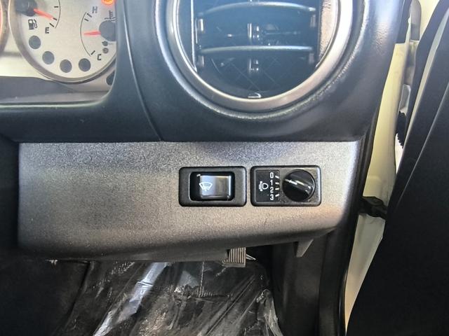 ヘッドライトレベライザーも付いています☆