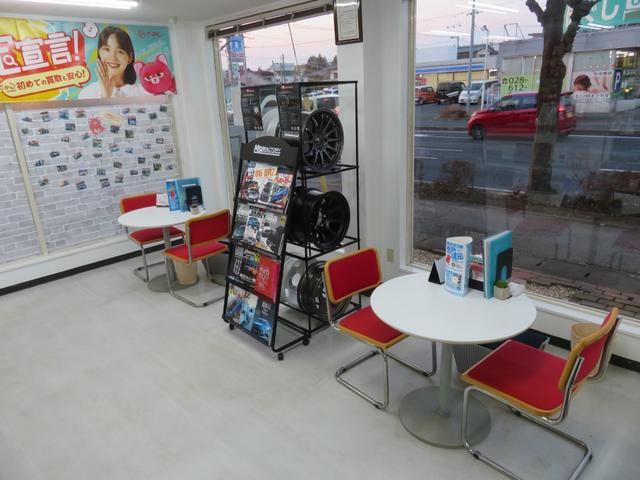 店内は商談席が２つあり、専門のスタッフがお客様の心ゆくまでご対応させて頂きます☆