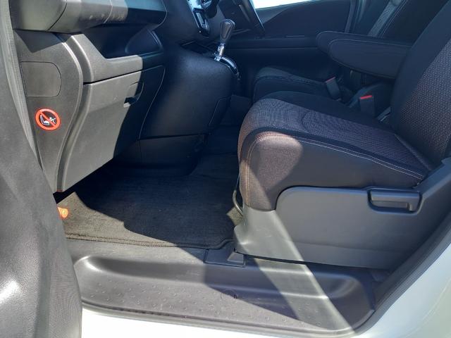 セレナ ハイウェイスター Vセレクション+セーフティ SHV ナビ TV バックカメラ Bluetooth 後席モニター 両側パワースライドドア ETC 8人乗り フォグランプ クルーズコントロール 純正16インチアルミホイール オートライト ウォークスルー(17枚目)