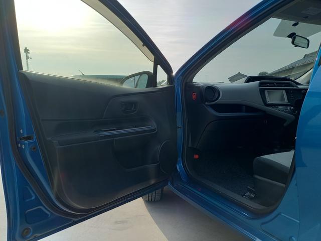 アクア S ナビ TV Bluetoothオーディオ ETC キーレスエントリー ドアバイザー ヘッドライトレベライザー 電動格納ミラー ウィンカーミラー フルオートエアコン(16枚目)