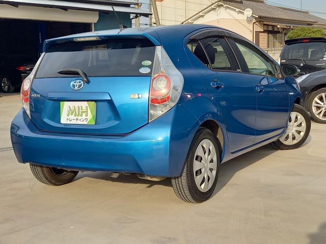 アクア S ナビ TV Bluetoothオーディオ ETC キーレスエントリー ドアバイザー ヘッドライトレベライザー 電動格納ミラー ウィンカーミラー フルオートエアコン(29枚目)