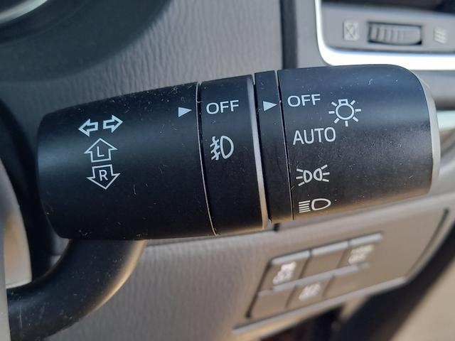 アテンザセダン ＸＤ　ディーゼル　ターボ　６速マニュアル　ナビ　ＴＶ　バックカメラ　Ｂｌｕｅｔｏｏｔｈ　クルーズコントロール　プッシュスタート　スマートキー　オートライト　純正１９インチアルミホイール　ＥＴＣ　フォグランプ（8枚目）