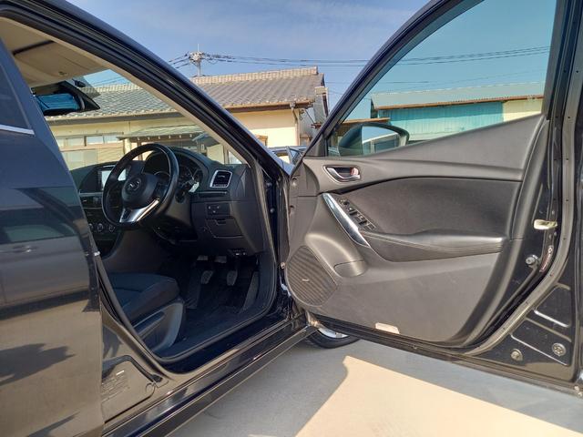 アテンザセダン ＸＤ　ディーゼル　ターボ　６速マニュアル　ナビ　ＴＶ　バックカメラ　Ｂｌｕｅｔｏｏｔｈ　クルーズコントロール　プッシュスタート　スマートキー　オートライト　純正１９インチアルミホイール　ＥＴＣ　フォグランプ（14枚目）