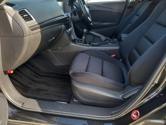 アテンザセダン ＸＤ　ディーゼル　ターボ　６速マニュアル　ナビ　ＴＶ　バックカメラ　Ｂｌｕｅｔｏｏｔｈ　クルーズコントロール　プッシュスタート　スマートキー　オートライト　純正１９インチアルミホイール　ＥＴＣ　フォグランプ（17枚目）