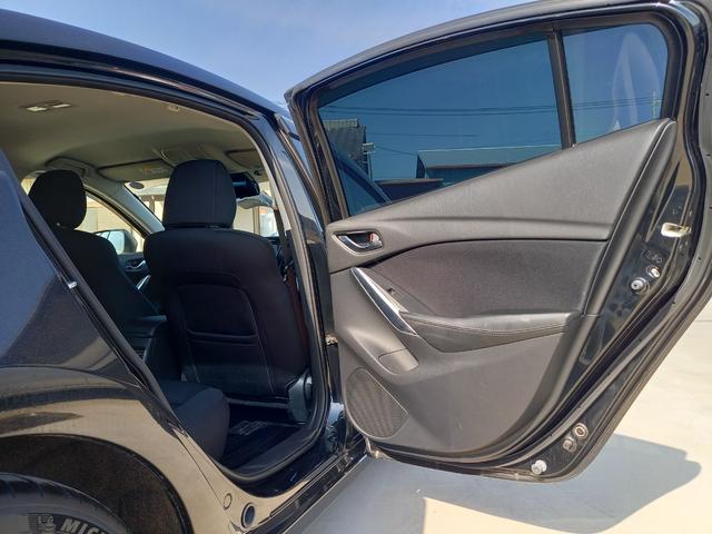 アテンザセダン ＸＤ　ディーゼル　ターボ　６速マニュアル　ナビ　ＴＶ　バックカメラ　Ｂｌｕｅｔｏｏｔｈ　クルーズコントロール　プッシュスタート　スマートキー　オートライト　純正１９インチアルミホイール　ＥＴＣ　フォグランプ（21枚目）