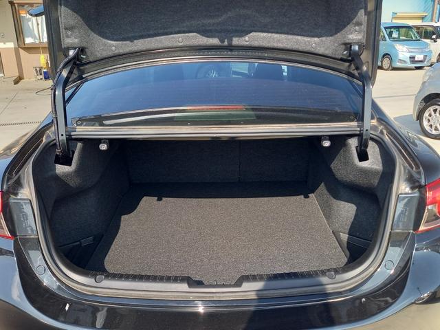 アテンザセダン ＸＤ　ディーゼル　ターボ　６速マニュアル　ナビ　ＴＶ　バックカメラ　Ｂｌｕｅｔｏｏｔｈ　クルーズコントロール　プッシュスタート　スマートキー　オートライト　純正１９インチアルミホイール　ＥＴＣ　フォグランプ（26枚目）