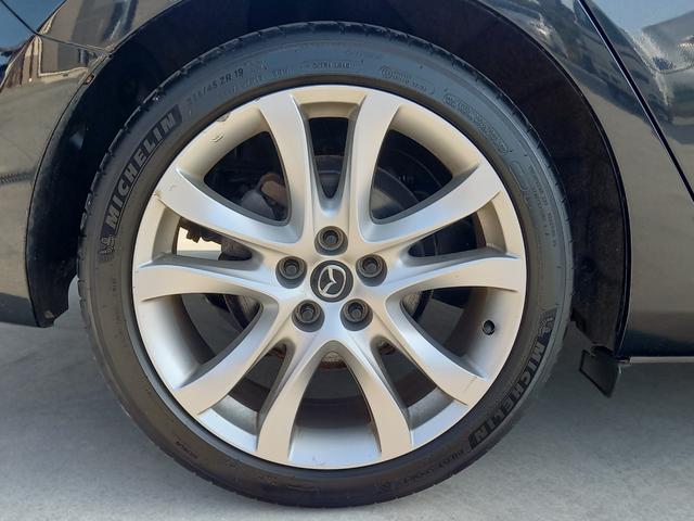 アテンザセダン ＸＤ　ディーゼル　ターボ　６速マニュアル　ナビ　ＴＶ　バックカメラ　Ｂｌｕｅｔｏｏｔｈ　クルーズコントロール　プッシュスタート　スマートキー　オートライト　純正１９インチアルミホイール　ＥＴＣ　フォグランプ（52枚目）