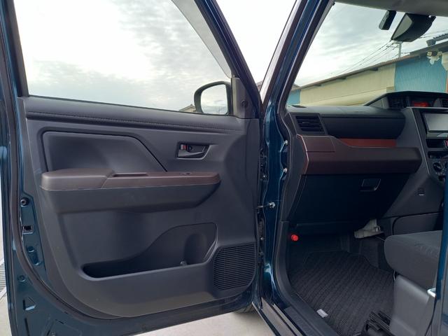 ＜助手席側ドア内張＞