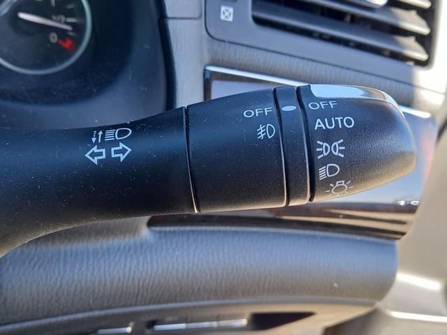 ＜ライト操作部＞オートライト・フォグランプ機能付きです。